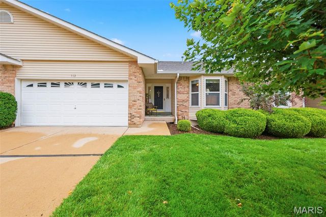 183 Southern Oaks Court 11B, St Charles, MO 63303