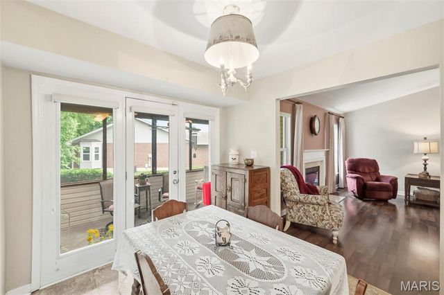 183 Southern Oaks Court 11B, St Charles, MO 63303