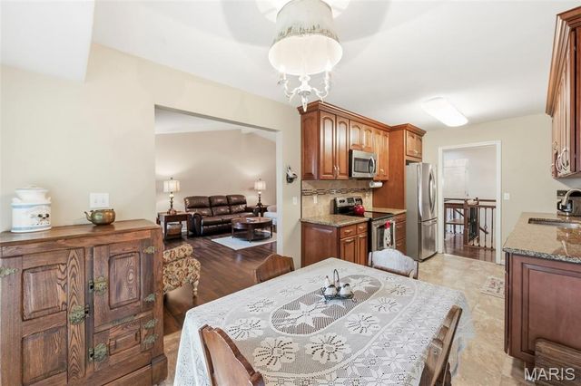 183 Southern Oaks Court 11B, St Charles, MO 63303
