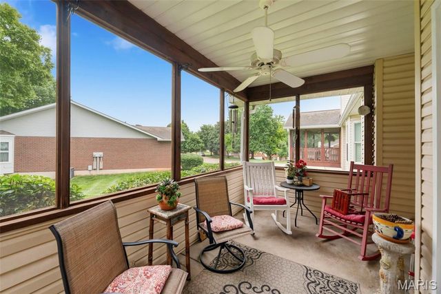 183 Southern Oaks Court 11B, St Charles, MO 63303