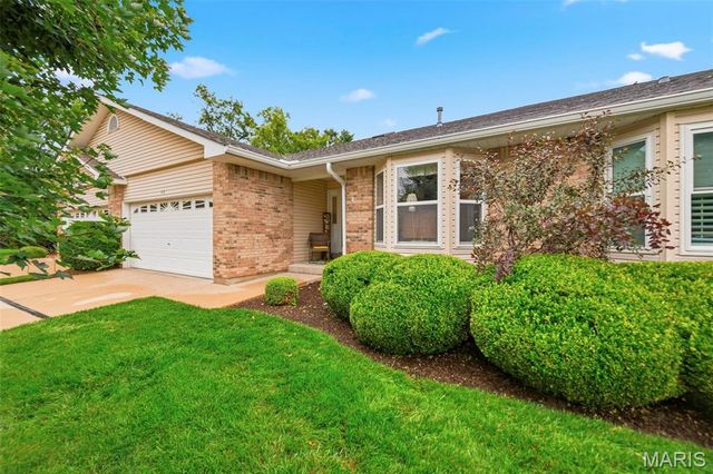 183 Southern Oaks Court 11B, St Charles, MO 63303