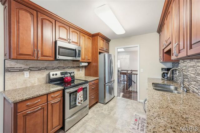 183 Southern Oaks Court 11B, St Charles, MO 63303