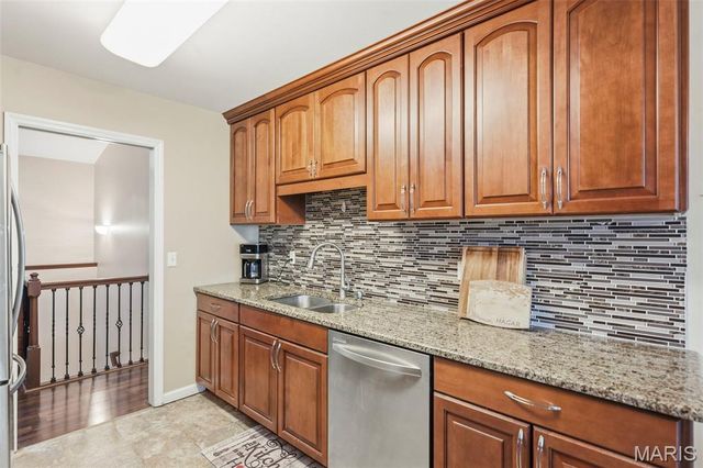 183 Southern Oaks Court 11B, St Charles, MO 63303