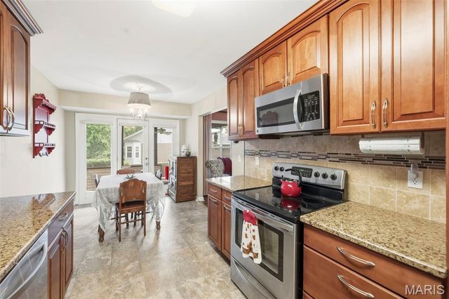 183 Southern Oaks Court 11B, St Charles, MO 63303