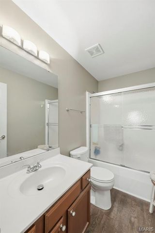 183 Southern Oaks Court 11B, St Charles, MO 63303