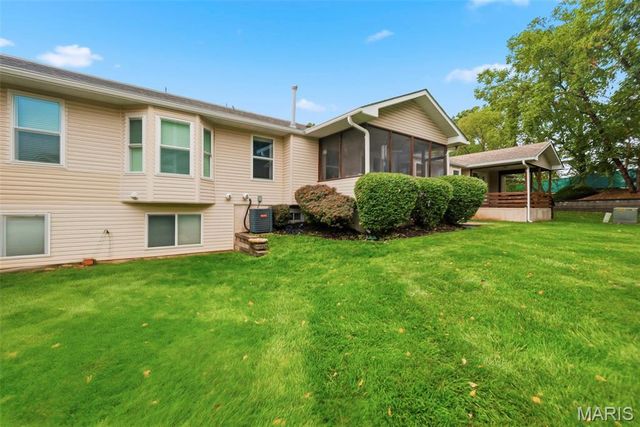 183 Southern Oaks Court 11B, St Charles, MO 63303