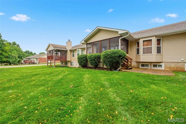 183 Southern Oaks Court 11B, St Charles, MO 63303