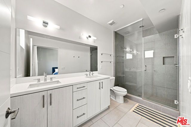 2928 Rowena Avenue 3, Los Angeles, CA 90039