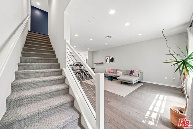 2928 Rowena Avenue 3, Los Angeles, CA 90039