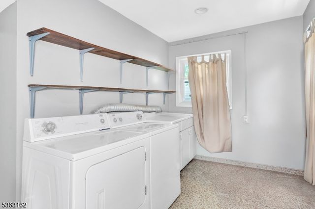 592 W Grand Ave, Rahway City, NJ 07065