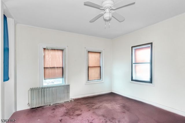 592 W Grand Ave, Rahway City, NJ 07065