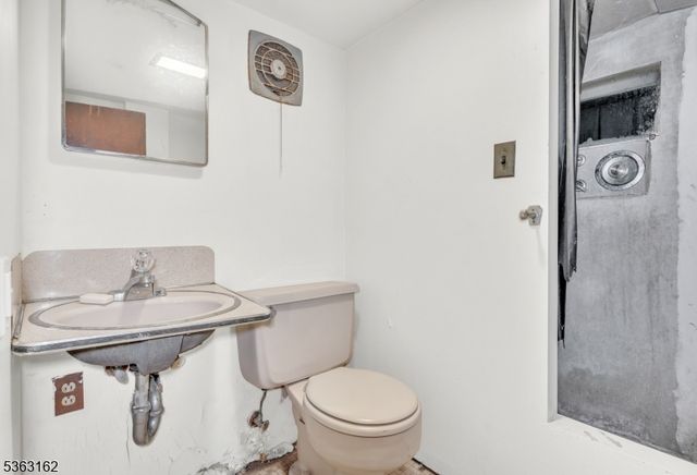 592 W Grand Ave, Rahway City, NJ 07065