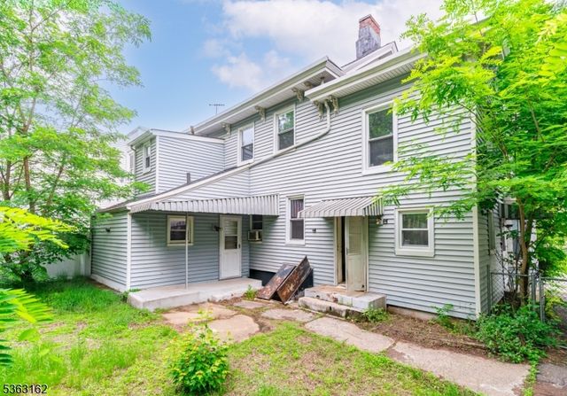 592 W Grand Ave, Rahway City, NJ 07065