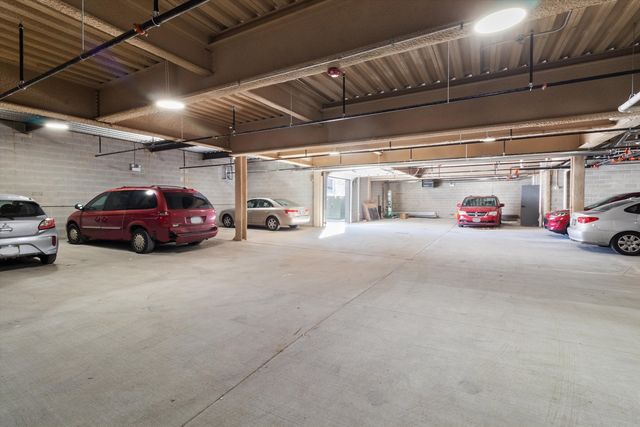 4513 N CLARK Street 507, Chicago, IL 60640