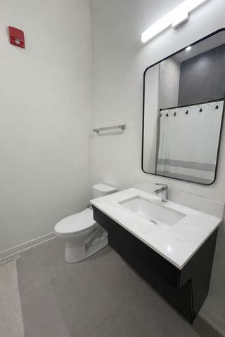 4513 N CLARK Street 507, Chicago, IL 60640