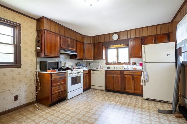 26 High Street, East Longmeadow, MA 01028