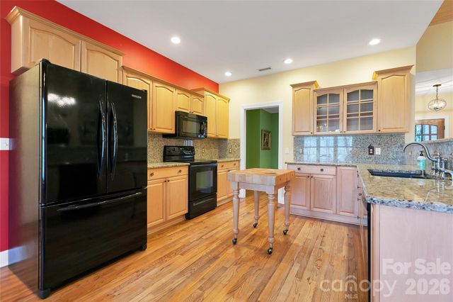 63 Wanei Court, Brevard, NC 28712