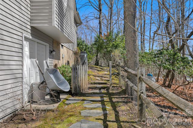 63 Wanei Court, Brevard, NC 28712