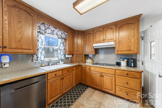 116 Hilltop Avenue, Valdese, NC 28690