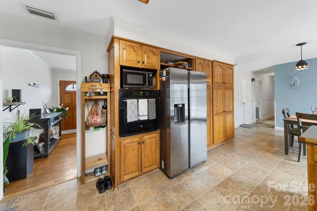 116 Hilltop Avenue, Valdese, NC 28690