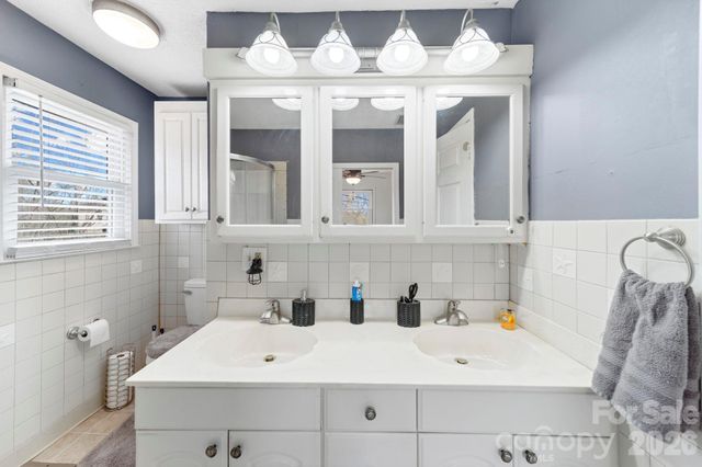 116 Hilltop Avenue, Valdese, NC 28690