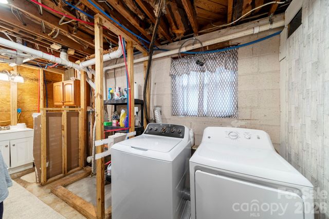 116 Hilltop Avenue, Valdese, NC 28690