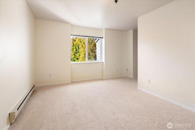 975 Aberdeen Avenue NE #B304, Renton, WA 98056