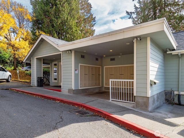 975 Aberdeen Avenue NE #B304, Renton, WA 98056