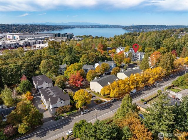 975 Aberdeen Avenue NE #B304, Renton, WA 98056