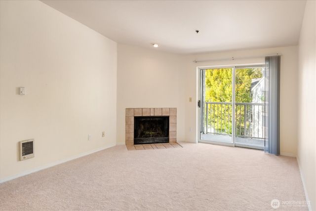 975 Aberdeen Avenue NE #B304, Renton, WA 98056