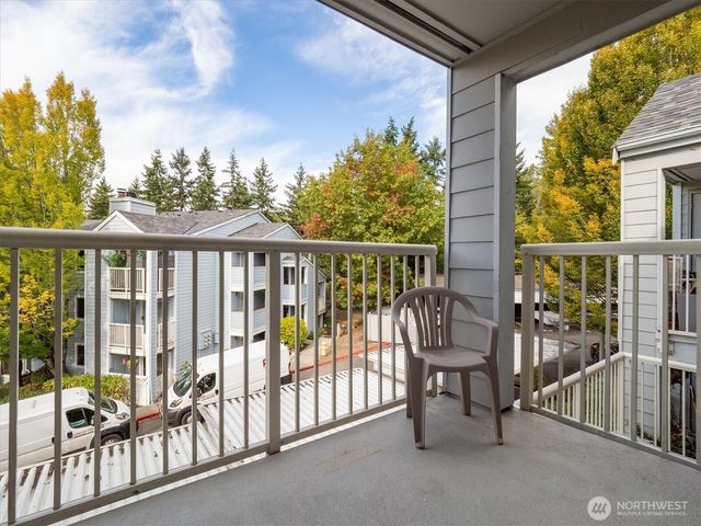 975 Aberdeen Avenue NE #B304, Renton, WA 98056