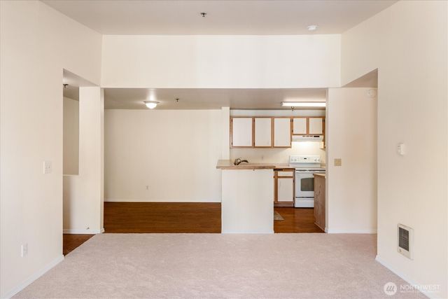 975 Aberdeen Avenue NE #B304, Renton, WA 98056