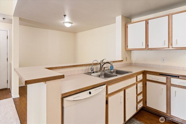 975 Aberdeen Avenue NE #B304, Renton, WA 98056