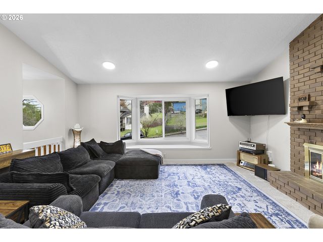 1472 Sw 14TH St, Gresham, OR 97080