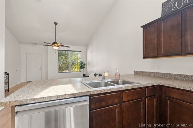 3165 Red Barn Loop, Jeffersonville, IN 47130