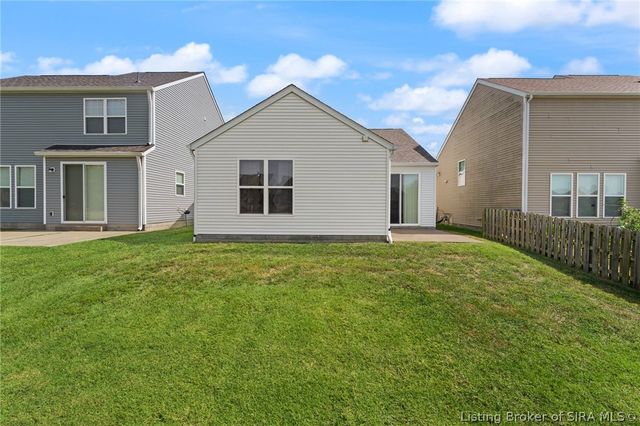 3165 Red Barn Loop, Jeffersonville, IN 47130