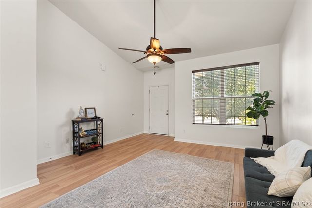 3165 Red Barn Loop, Jeffersonville, IN 47130