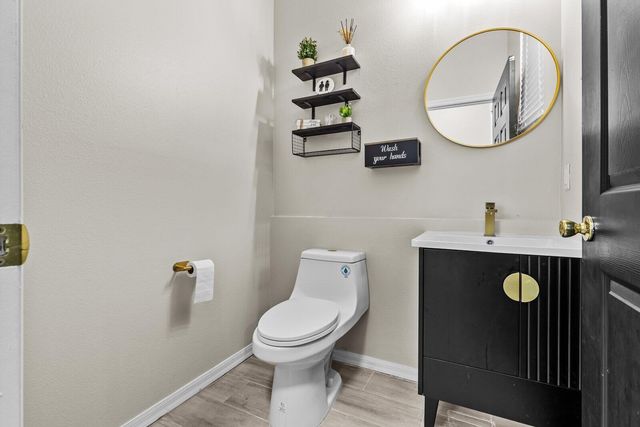 6909 NW Kowal Court, Port St Lucie, FL 34986