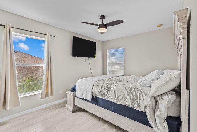 6909 NW Kowal Court, Port St Lucie, FL 34986