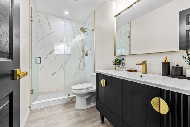 6909 NW Kowal Court, Port St Lucie, FL 34986