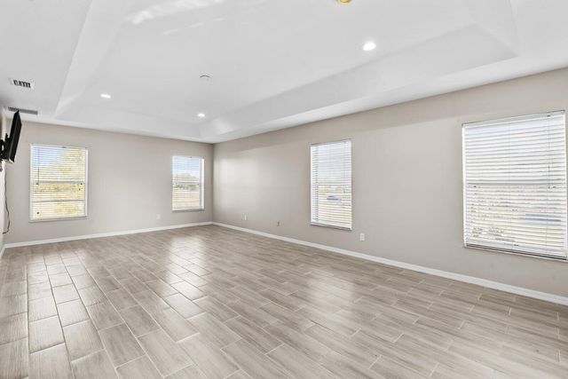 6909 NW Kowal Court, Port St Lucie, FL 34986