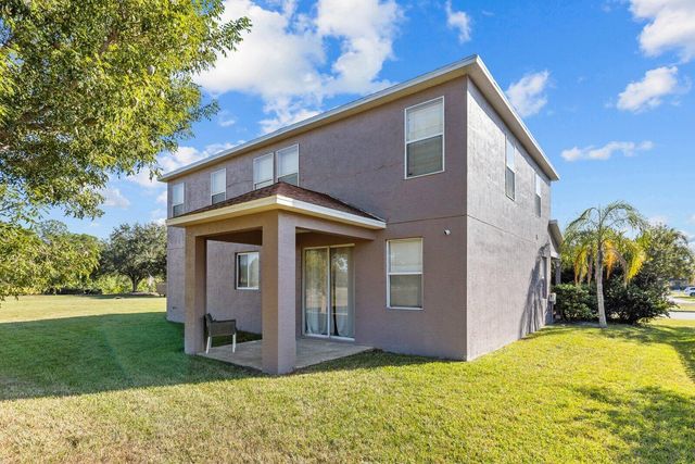 6909 NW Kowal Court, Port St Lucie, FL 34986