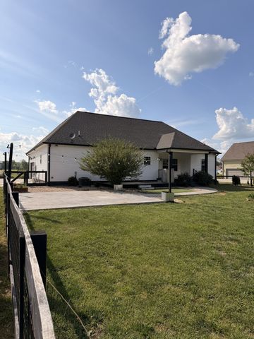 1242 Norton Rd, Manchester, TN 37355