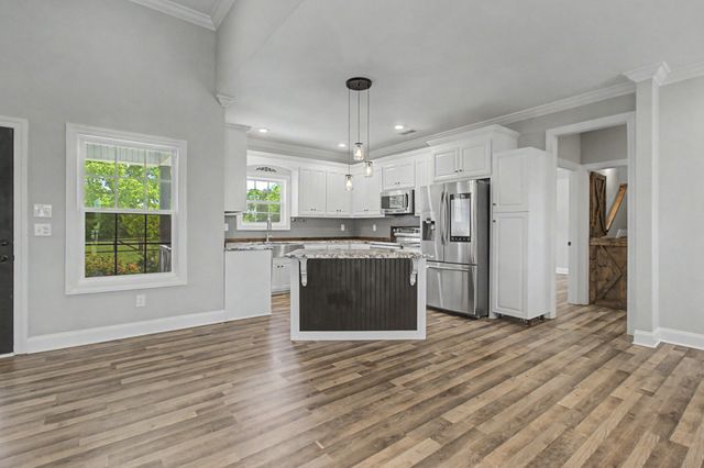 1242 Norton Rd, Manchester, TN 37355
