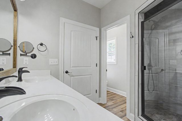 1242 Norton Rd, Manchester, TN 37355