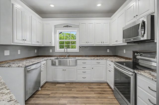 1242 Norton Rd, Manchester, TN 37355