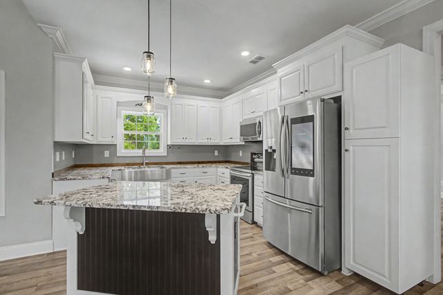 1242 Norton Rd, Manchester, TN 37355