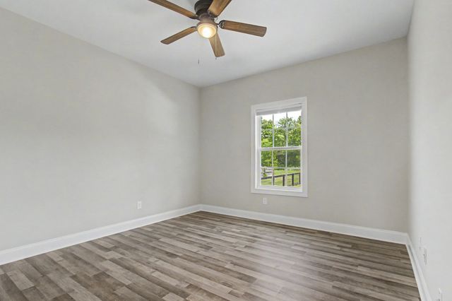 1242 Norton Rd, Manchester, TN 37355