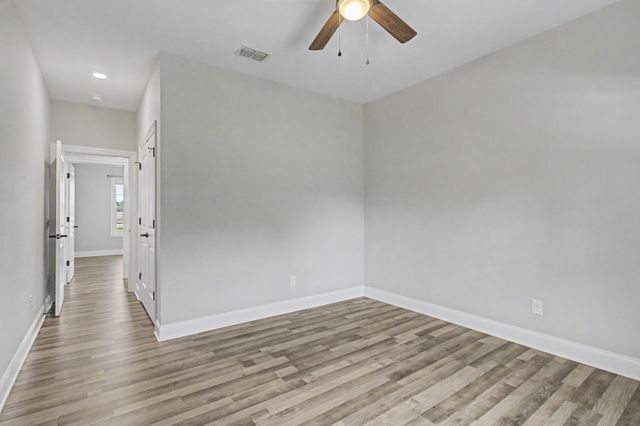 1242 Norton Rd, Manchester, TN 37355