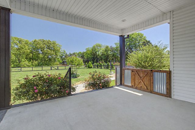1242 Norton Rd, Manchester, TN 37355